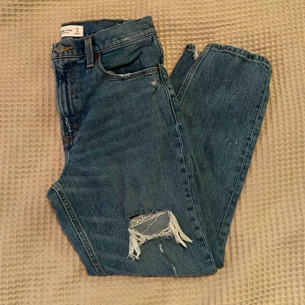 Abercrombie & Fitch High Rise Mom Jeans